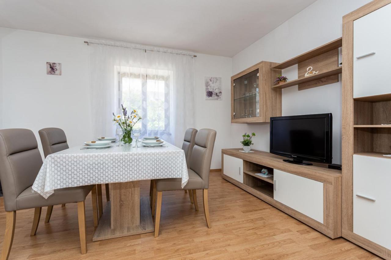 Apartment Mira Silo-Krk Eksteriør bilde