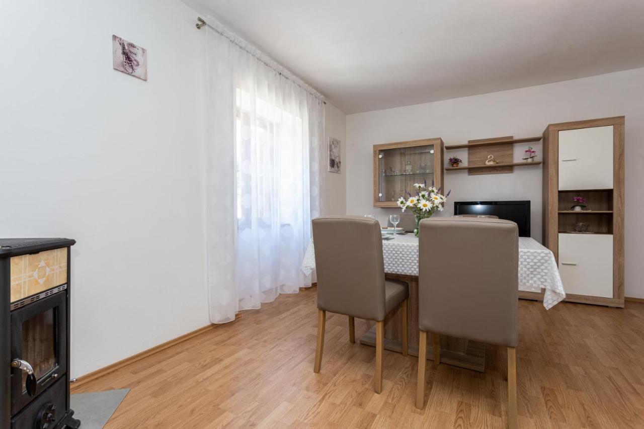 Apartment Mira Silo-Krk Eksteriør bilde