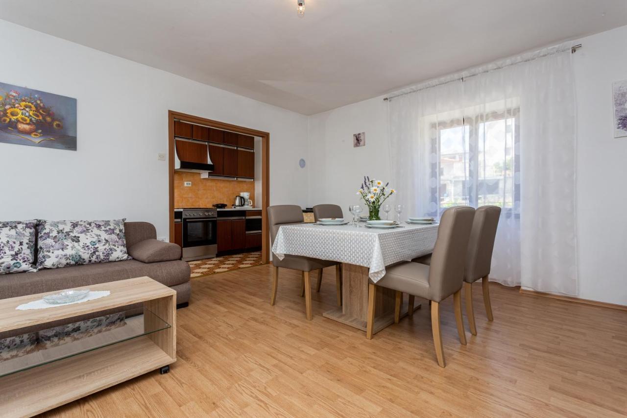 Apartment Mira Silo-Krk Eksteriør bilde